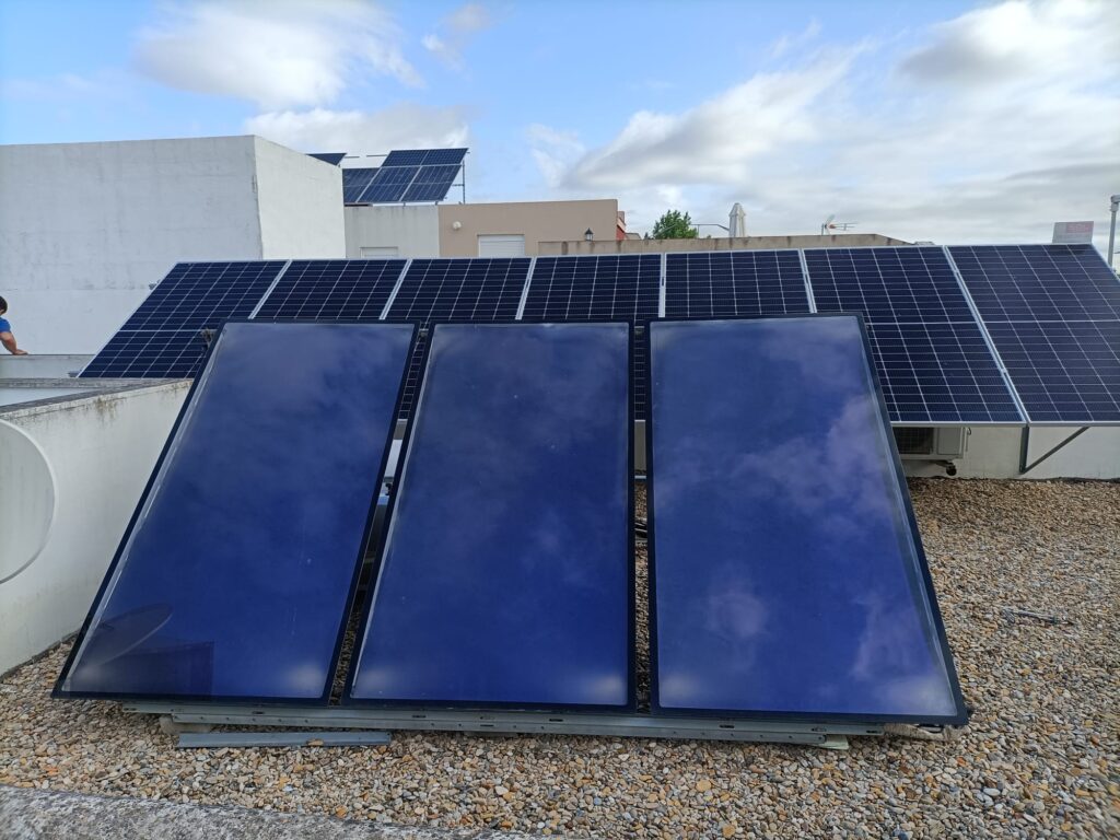 Arreglo de placas solares: La importancia de los servicios de fontanería en Écija y comarca