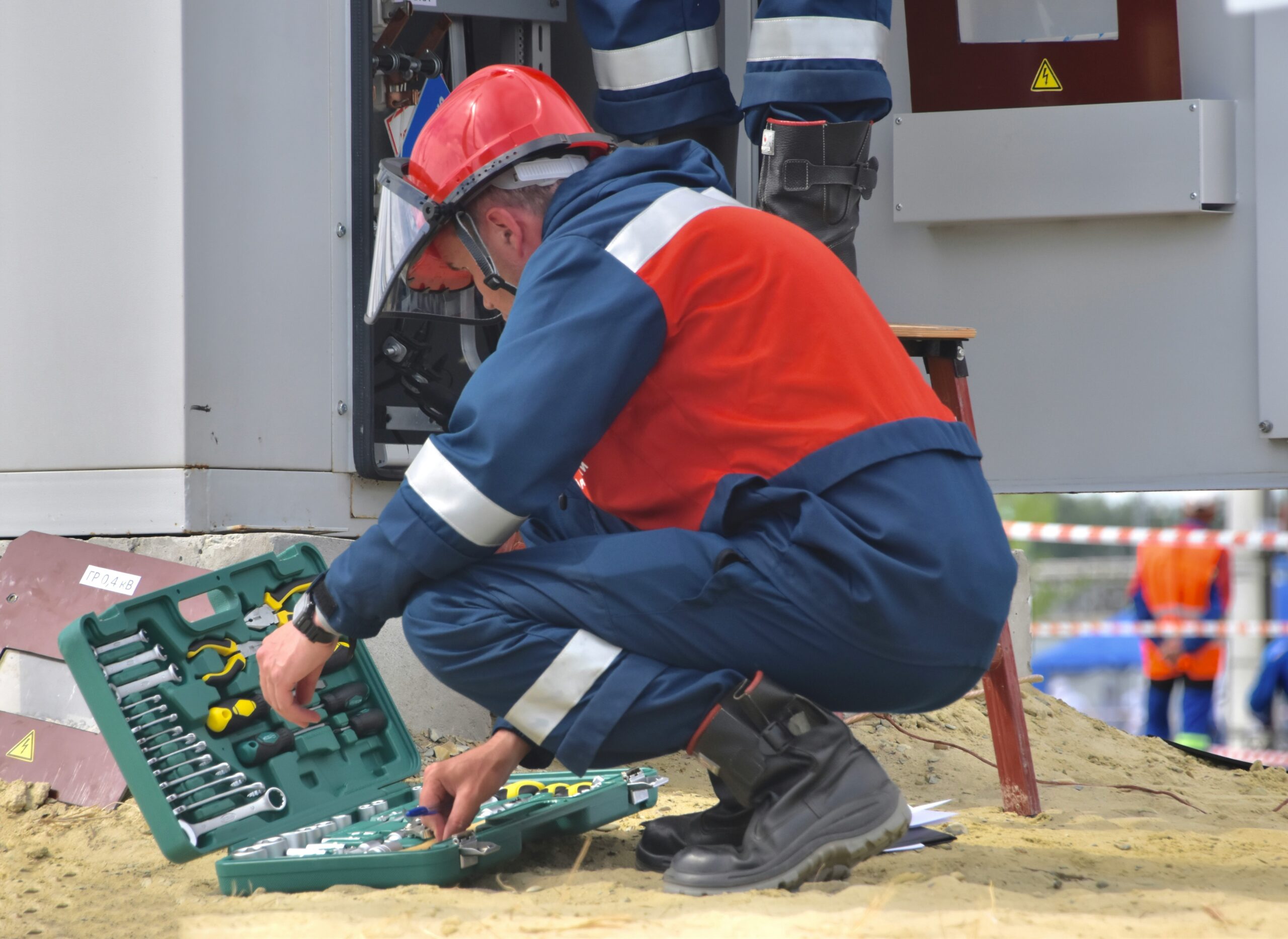 MANTENIMIENTO INSTALACIONES